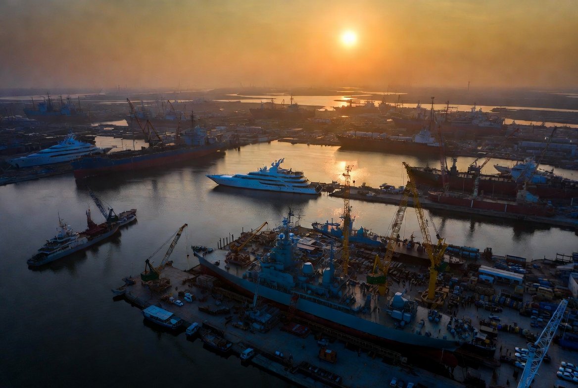 Por qué la escasez de capacidad en atraques y astilleros remodelará los mercados marítimos globales